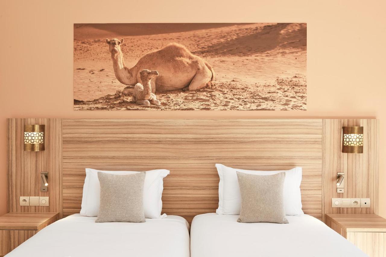 Chambre Double - Vue sur Piscine
