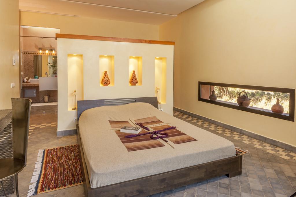 Double Room Papyrus