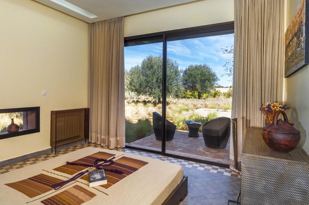 Double Room Papyrus